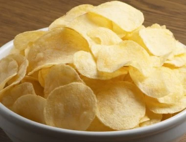 Έτσι θα ξανακάνετε τα πατατάκια τραγανά και το ψωμί μαλακό αν έχουν μπαγιατέψει